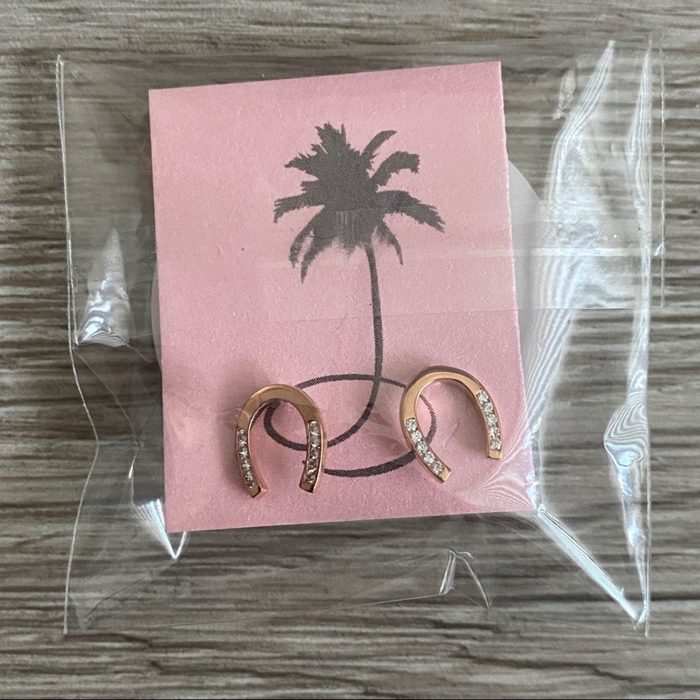 NIB Olivia K Los Angeles Earrings
